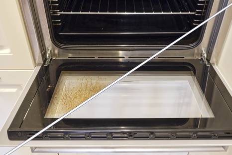 Adiós a la grasa del horno con un solo ingrediente. Foto: Shutterstock Adiós a la grasa del horno con un solo ingrediente. Foto: Shutterstock