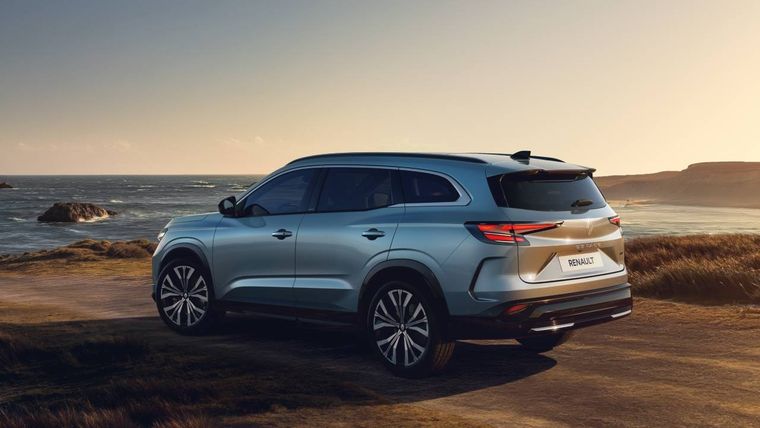 El nuevo Espace está disponible con 5 o 7 plazas, el SUV sigue siendo tan espacioso y modular como siempre gracias a su capacidad de carga al mejor nivel de su categoría.