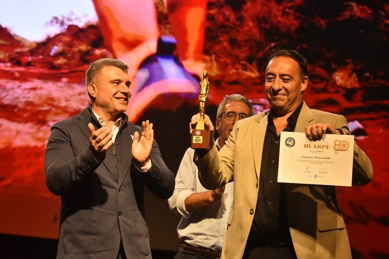 Gustavo Oriozabala recibió un Huarpe honorífico Gustavo Oriozabala recibió un Huarpe honorífico