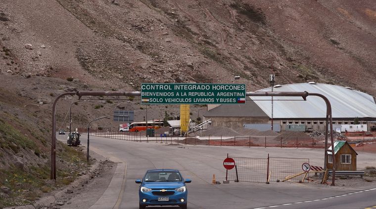 En el ingreso a Horcones se puede percibir el parálisis de las obras prometidas. Foto: ALF PONCE MERCADO / MDZ