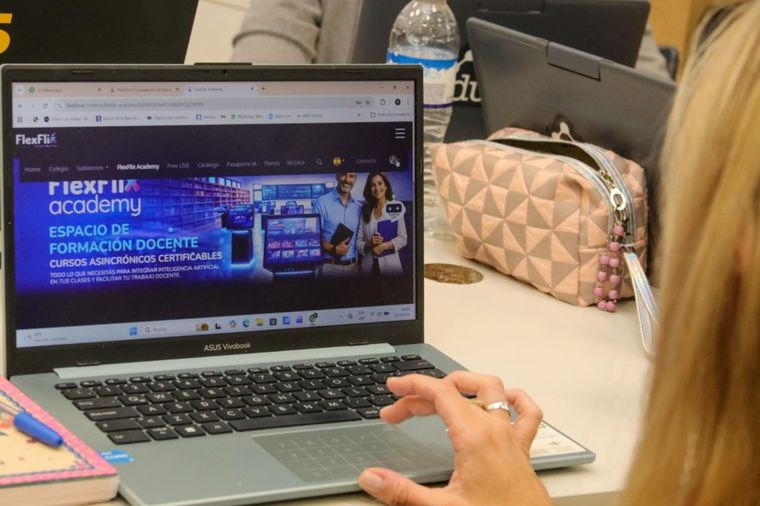 La iniciativa apunta a que los alumnos puedan resolver problemas reales mediante el uso de la Inteligencia Artificial. La iniciativa apunta a que los alumnos puedan resolver problemas reales mediante el uso de la Inteligencia Artificial.