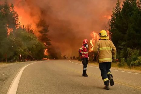 Continúan los incendios en Chubut