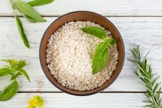 Para qué sirve colocar arroz con romero en un frasco dentro de la casa y por qué todos lo recomiendan.