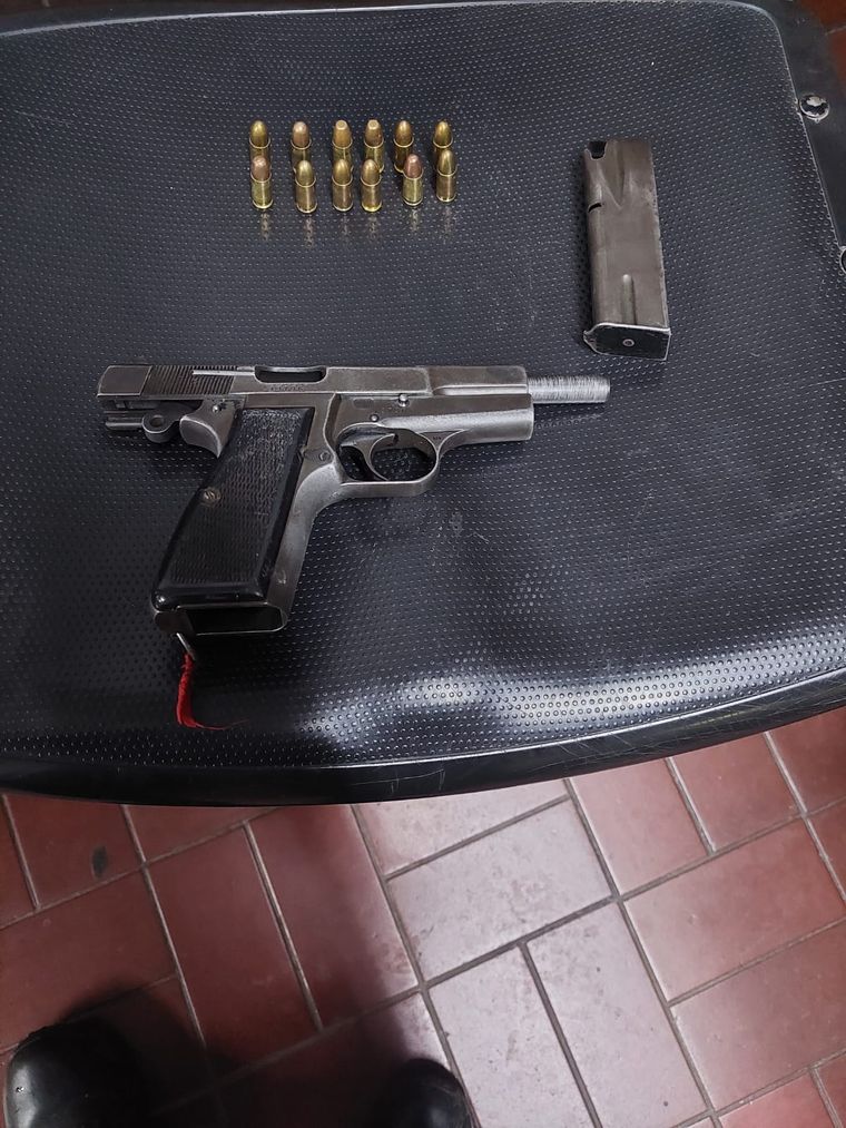El arma fue incautada a un joven de 22 años en una requisa Foto: Ministerio de Seguridad de Mendoza