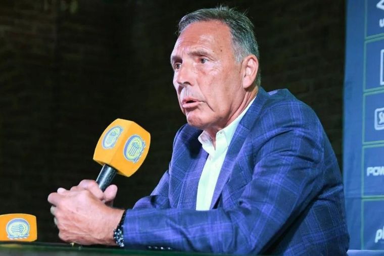 Russo reveló que habló con Riquelme por algunos jugadores de Boca.