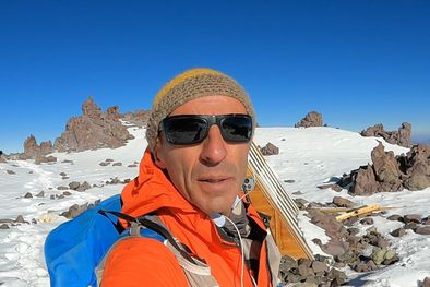 MDZol | Martín Erroz alcanzó la cumbre del cerro Aconcagua tras pedalear 180 kilómetros desde su casa. Foto: Gentileza Martín Erroz