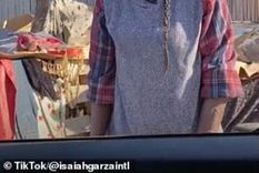 famoso tiktoker regala algo sorprendente a una sintecho y se vuelve viral