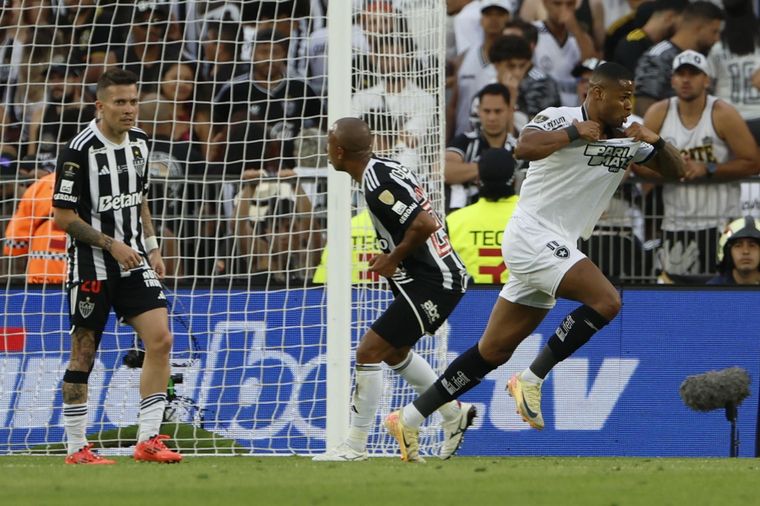 El tercer gol del Botafogo ante Atlético Mineiro. Foto: EFE