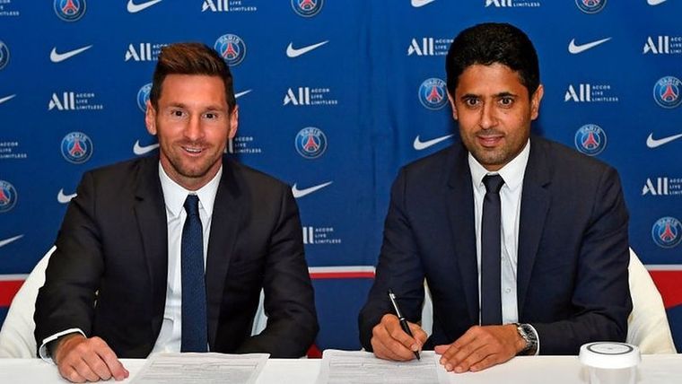 Messi y el presidente del PSG, Nasser Al Khelaifi. Foto: AURELIEN MEUNIER - PSG
