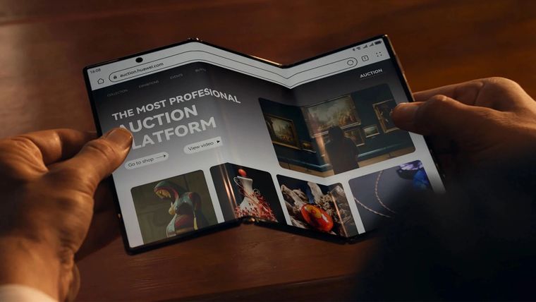 Con solo 3.8 mm de grosor desplegado, el Mate XT Ultimate Design se posiciona como uno de los teléfonos plegables más delgados. Con solo 3.8 mm de grosor desplegado, el Mate XT Ultimate Design se posiciona como uno de los teléfonos plegables más delgados.