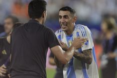 Di María celebra el bicampeonato de América Foto: Fotobaires