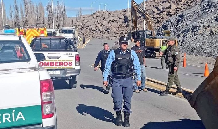 Derrumbe De los cuatro heridos se encuentra una niña que quedó bajo los escombros y pudo ser rescatada Foto: Twitter: @NicoFuentes14