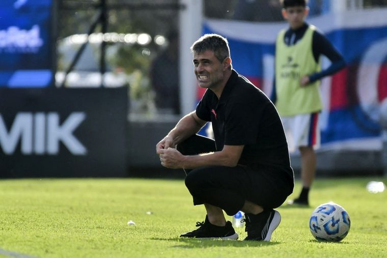 Luego del triunfo ante San Lorenzo, Julio Vaccari ganó su primer clásico como DT de Independiente. Foto: FotoBaires