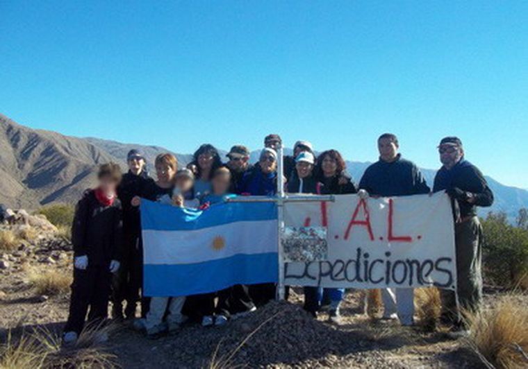 El grupo se fotografió antes de ser asaltado. Foto: Facebook