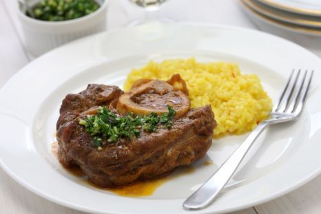 Ossobuco alla milanese Una receta exquisita para hacer en tu casa y agasajar a tu familia. Foto: Shutterstock