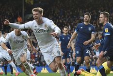 el leeds gano y quedo como unico lider del championship