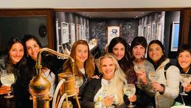 Un grupo de amigas conociendo las instalaciones de Espíritu Zorro. Foto: Instagram