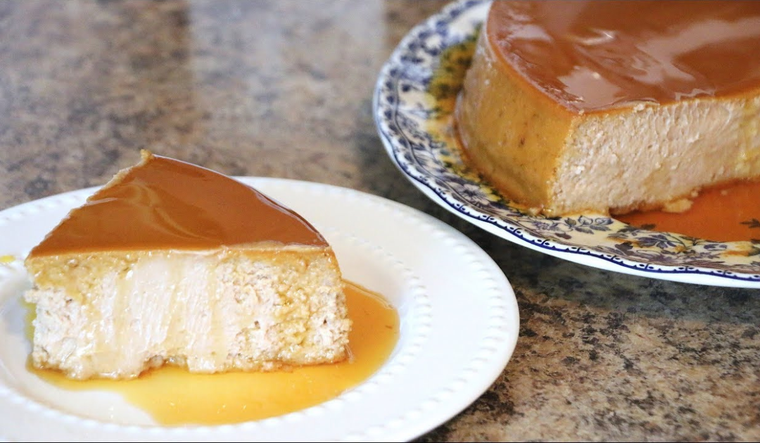 Admira este delicioso flan de guayaba para compartir con tus seres queridos