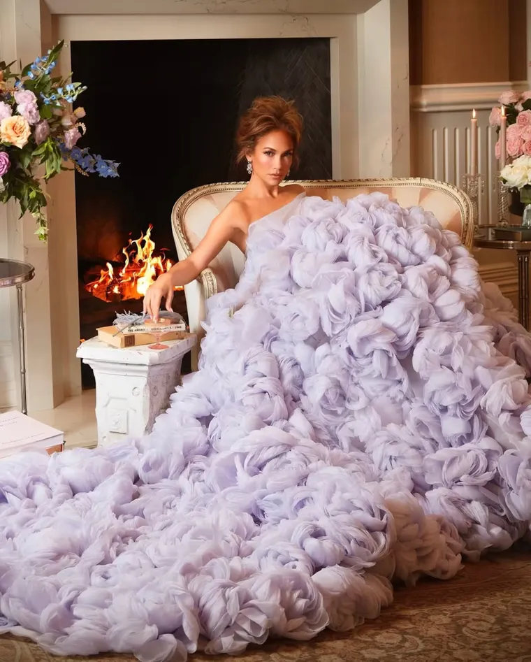 El vestido lavanda de Jennifer López. El vestido lavanda de Jennifer López.