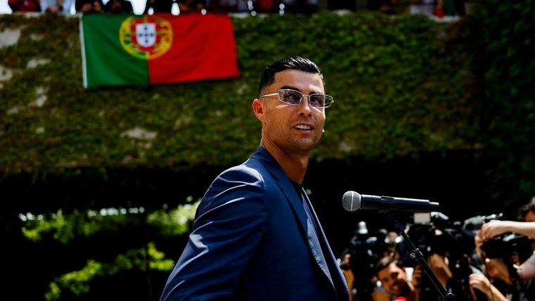 Cristiano Ronaldo partió a la Copa del Mundo con Portugual, que hará base en Florida.