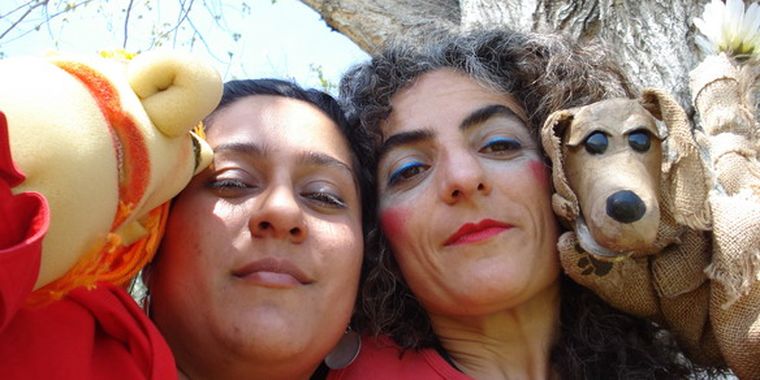 Lía Villalobos y Gabriela Céspedes.