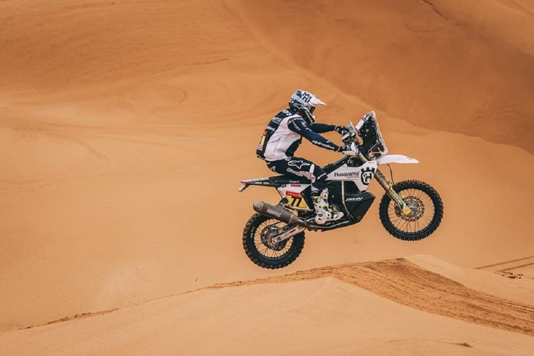 Luciano Benavides vuelve a ganar en motos. Foto: @dakar