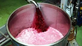 Chile vende casi siete veces más vino a granel que Argentina.   