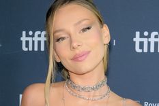 Foto: https://www.harpersbazaar.com/es/belleza/maquillaje-belleza/a41288299/5-productos-maquillaje-luminoso-ester-exposito-alfombra-roja/