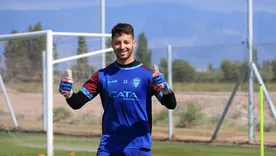 Roberto Ramírez, crece desde el arco. Roberto Ramírez, crece desde el arco.