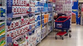 Cada vez más mendocinos no pertenecen a la clase media y se han visto obligados a hacer ajustes en sus consumos. Cada vez más mendocinos no pertenecen a la clase media y se han visto obligados a hacer ajustes en sus consumos.