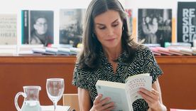 La Reina Letizia trata de mantener un perfil bajo sin perder el estilo Foto: Twitter @CasaReal