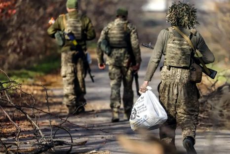 Las tropas de Ucrania se alejan más del este, ante los avances de Rusia. Foto Efe Las tropas de Ucrania se alejan más del este, ante los avances de Rusia. Foto Efe