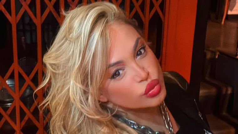 La actriz vende contenido para adultos. La actriz vende contenido para adultos.