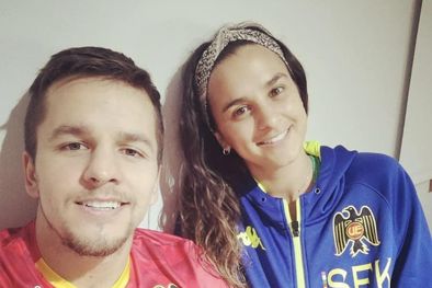 MDZol | Francisco y Manuela Urroz con la camiseta de Union Española. Foto: Instagram @manuurroz