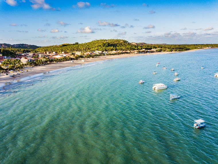 Brasil también tiene pueblos baratos con playas lindas y tranquilas para disfrutar el verano. &nbsp;