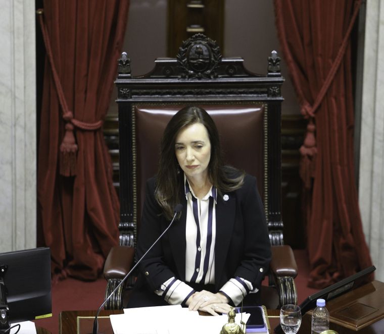 La vicepresidenta Victoria Villarruel recordó hoy a su padre, Eduardo Villarruel, al conmemorarse el Día del Paracaidista Militar. Foto: Noticias Argentinas
