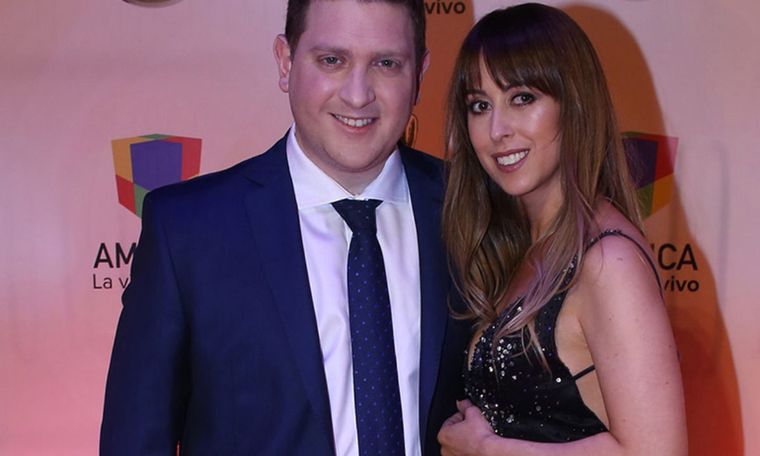 Jonatan Viale y su esposa están juntos hace más de diez años.