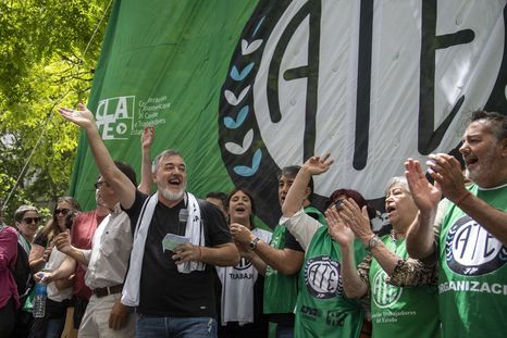 paritarias estatales: ate rechazo la propuesta oficial y upcn la acepto paritarias estatales: ate rechazo la propuesta oficial y upcn la acepto