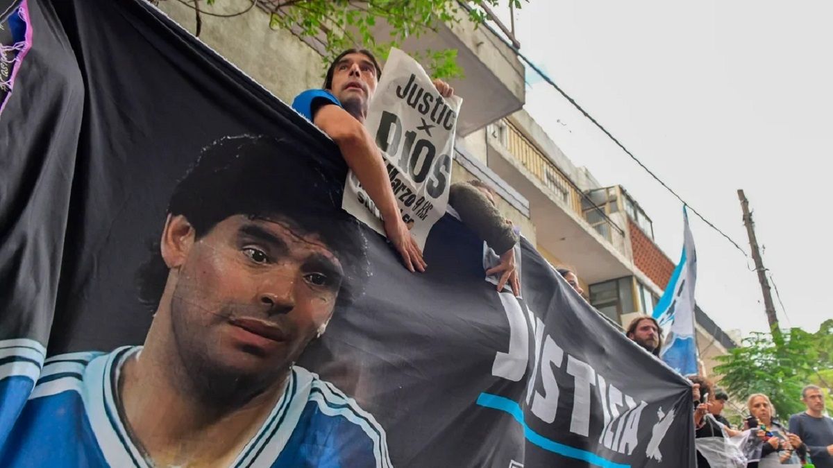 Juicio por la muerte de Maradona: declaran los médicos que operaron al 