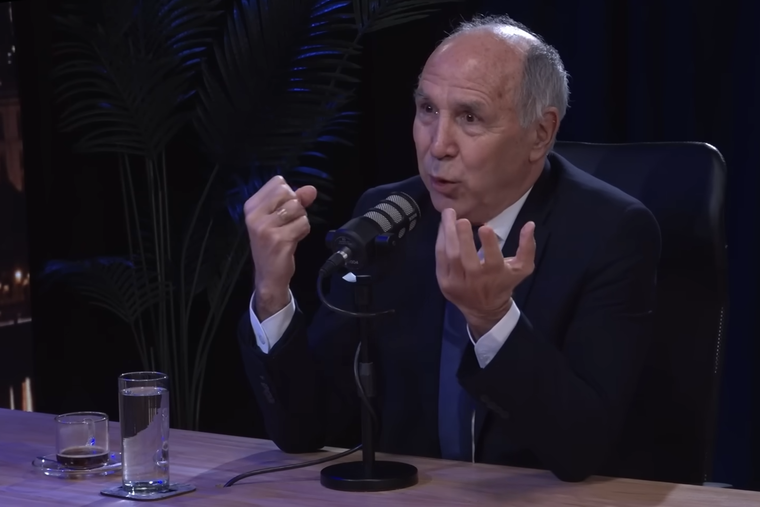 El juez de la Corte Suprema Ricardo Lorenzetti apuntó contra Mauricio Macri y elogió una decisión de Néstor Kirchner.