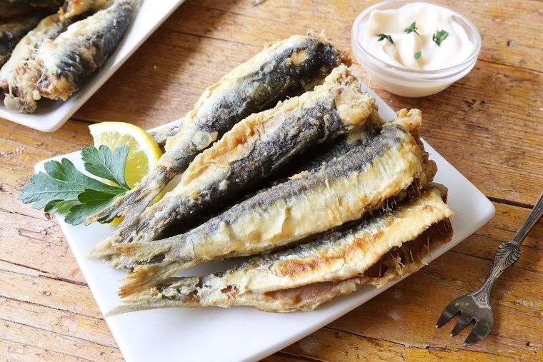 Comer sardinas refuerza el sistema inmune y protege contra diversas afecciones. Foto: Archivo Comer sardinas refuerza el sistema inmune y protege contra diversas afecciones. Foto: Archivo