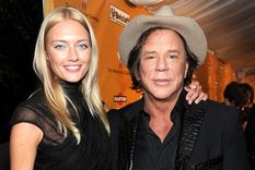quien es la mujer que salvo a mickey rourke de la decadencia