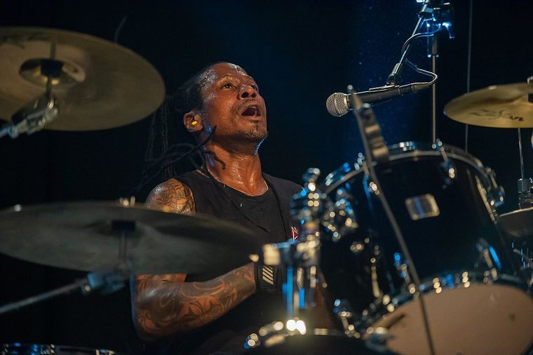 El baterista D.H. Peligro murió a los 63 años