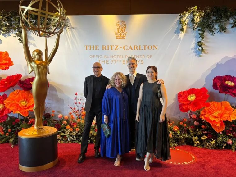 Fajardo fue parte del equipo ganador del Premio Emmy de Artes Creativas. Fajardo fue parte del equipo ganador del Premio Emmy de Artes Creativas.
