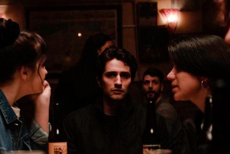 Una historia imposible de no verla. Una historia imposible de no verla.