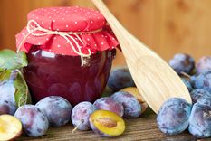 Disfruta la fruta todo el año con esta receta de mermelada de ciruela light.