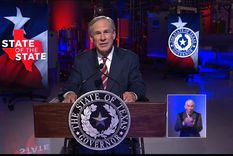 El gobernador de Texas, Greg Abott, uno de los que quieren abrir las actividades al cien por ciento a pesar de la pandemia. Foto: Twitter Greg Abott