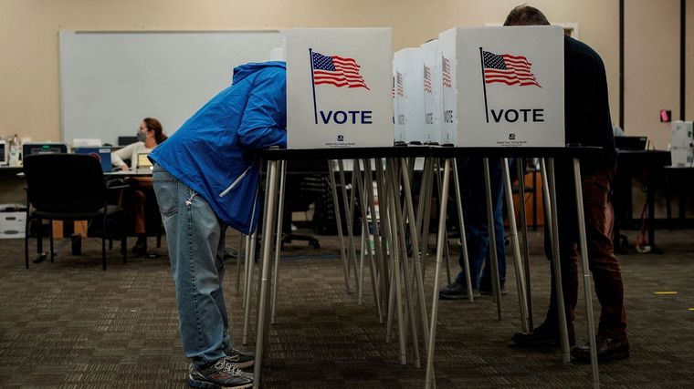 El estado de California ha aprobado una de las leyes más severas de Estados Unidos contra los deepfakes políticos. Foto: EFE