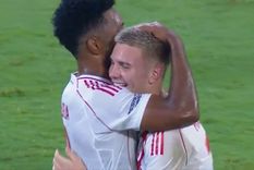 Mientras el colombiano Borja fue el más criticado por los hinchas de River, el pibe Franco Mastantuono se llevó todos los elogios. Foto: captura de TV