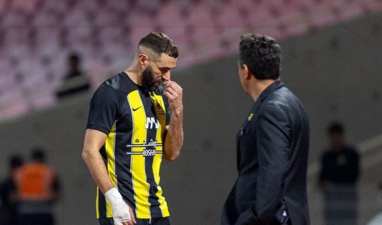 Gallardo y Karim Benzema, un tenso vínculo que no ayudó al Al Ittihad. Foto: El Gráfico